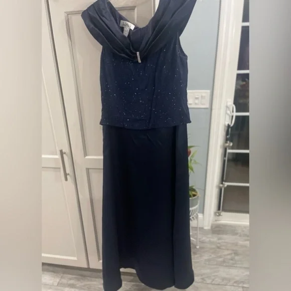 Patra Starburst Lace Gown woman’s size 16 - Picture 2 of 15